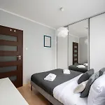 Aleja Krakowska Comfy Apartment